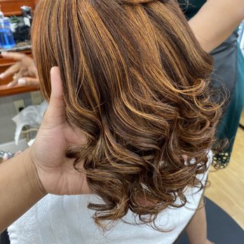 Zoraida Dominican Salon - Hair Salons Near Me - Lanham, Maryland Zoraida Dominican Salon - Hair Salons Near Me - Lanham, Maryland