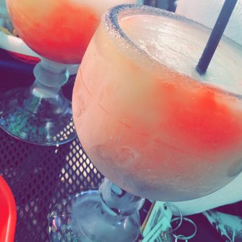 Fuzzy's Taco Shop - Frozen half peach half strawberry margs - Mexican Near Me - Weatherford, Texas