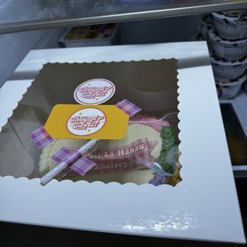 Shayna’s Sweets - Comes with a candle, packaging is so cute. - Desserts Near Me Shayna’s Sweets - Comes with a candle, packaging is so cute. - Desserts Near Me