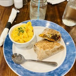 Cafe Evergreen - Black bean burrito and Mac n cheese