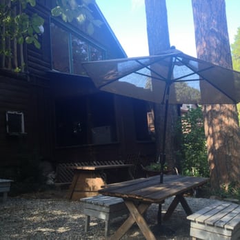 LouEddie's Pizza - One of the many areas to enjoy your pizza! - Pizza Near Me - Skyforest, California
