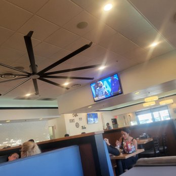 Broken Yolk Cafe - Environment - American Near Me - Temecula, California Broken Yolk Cafe - Environment - American Near Me - Temecula, California