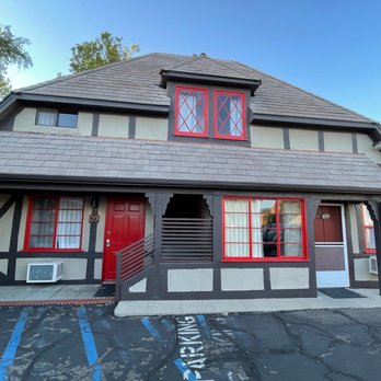 Hamlet Inn - Another outside view - Hotels Near Me - Solvang, California
