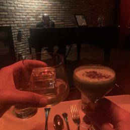 Grasshopper cocktail and old fashioned