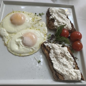 Il Cielo - Sfogliatine - Italian Near Me - Beverly Hills, California