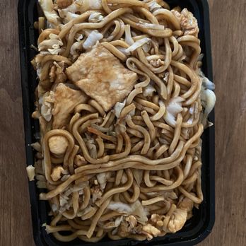 New Mandarin Garden - chicken chow mein - Chinese Near Me - San Clemente, California