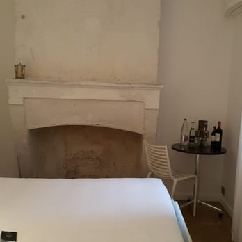 L'Avant Scène - Cozy rooms in a pretty stone building. - Hotels Near Me - Bordeaux, 33 L'Avant Scène - Cozy rooms in a pretty stone building. - Hotels Near Me - Bordeaux, 33