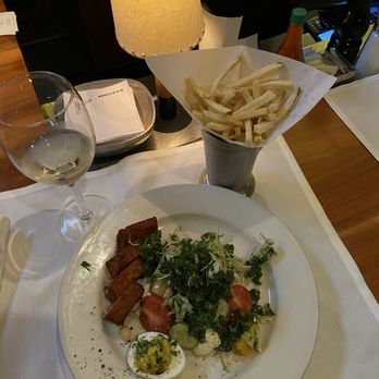 R+D Kitchen - Sancerre + French Fries + Seared Tuna Salad with hidden beets! - New American Near Me - Santa Monica, California R+D Kitchen - Sancerre + French Fries + Seared Tuna Salad with hidden beets! - New American Near Me - Santa Monica, California