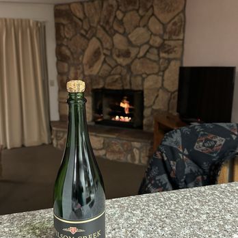 Lagonita Lodge - Hotels Near Me - Big Bear Lake, California