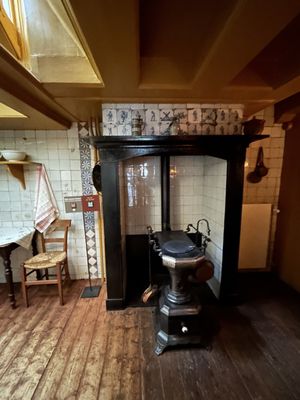 Ons' Lieve Heer op Solder (Our Lord in the Attic Museum) by null