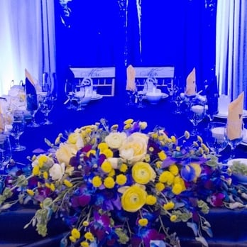 Commerce Flowers - Reception at Mon Cheri. photo by Diane C. - Florists Near Me - City Of Commerce, California Commerce Flowers - Reception at Mon Cheri. photo by Diane C. - Florists Near Me - City Of Commerce, California