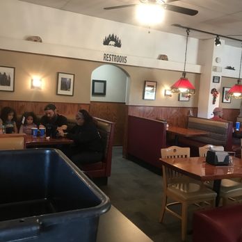Bear Mountain Pizza - Family seating - Pizza Near Me - Squaw Valley, California