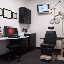 Gig Harbor Eye Care - Exam Room