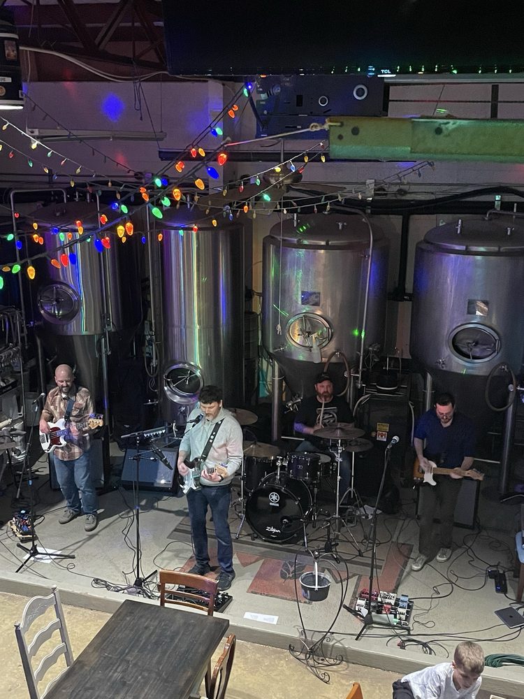 Mad Malts Brewing Logo