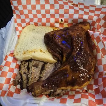 Moak's Family Texas BBQ - Brisket and chicken - Barbeque Near Me - Dallas, Texas