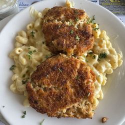 The Fontainbleau Diner - 25. Baked Macaroni & Cheese W/ Crabcakes (LS)