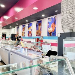 La Michoacana Handmade Ice Cream - Cute decor