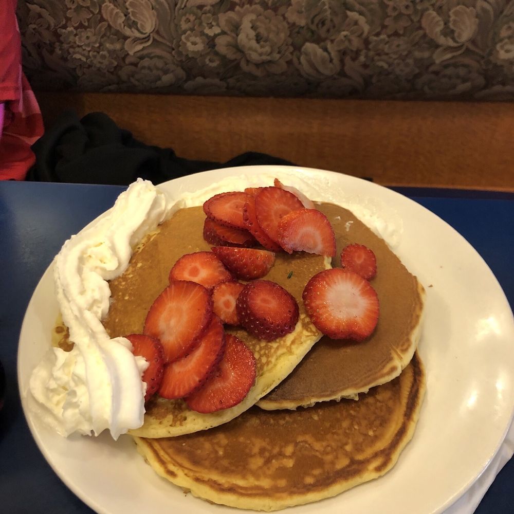 427. Fresh Strawberry Pancakes