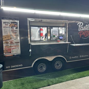 La Plaza De Los Food Trucks - Name: Pastel Pizza - Food Court Near Me - Spring, Texas