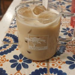 Le Vespe Cafe - Thai tea (yums)  Almond milk option