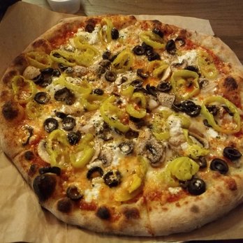 FAVO Pizza & Draft House - White crust, spicy red sauce, mozzarella, banana peppers, black olives and mushrooms... Yum - Salad Near Me - Pittsford, New York