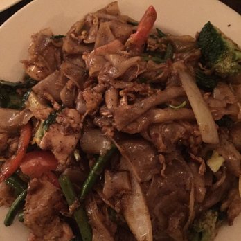 Boonton Thai Cuisine - Drunken noodles with chicken - Thai Near Me - Boonton, New Jersey