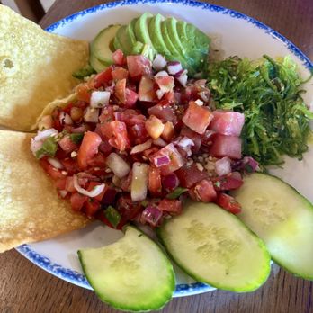 Alonzo's Oyster Bar - Ahi tuna poke bowl - Seafood Near Me - Key West, Florida Alonzo's Oyster Bar - Ahi tuna poke bowl - Seafood Near Me - Key West, Florida