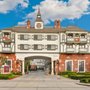 Camelot Inn & Suites