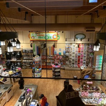 Great Wolf Lodge - Hotel lobby store - Hotels Near Me - Niagara Falls, Ontario Great Wolf Lodge - Hotel lobby store - Hotels Near Me - Niagara Falls, Ontario