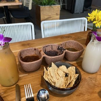 Ojo de Agua - HORCHATA-MANGO PAPAYA JUICE - Juice Bars & Smoothies Near Me - Houston, Texas