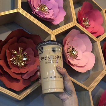 Ding Tea Costa Mesa - Love the Lunar New Years decorations! - Bubble Tea Near Me - Costa Mesa, California