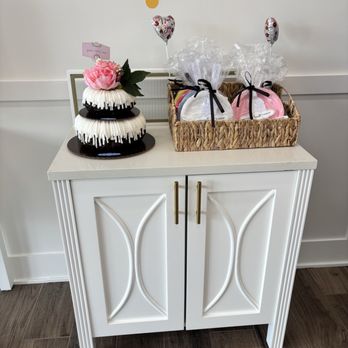 Nothing Bundt Cakes - Display - Cupcakes Near Me - Lakewood, California