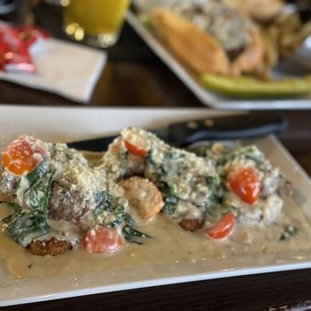 Steam Pub - Filet and mozzarella - New American Near Me - Southampton, Pennsylvania Steam Pub - Filet and mozzarella - New American Near Me - Southampton, Pennsylvania
