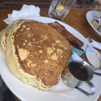 Island Lava Java - "STRAIGHT-UP" PANCAKE OR BELGIAN WAFFLE - American Near Me - Kailua Kona, Hawaii