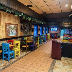 Palenke Bar & Grill