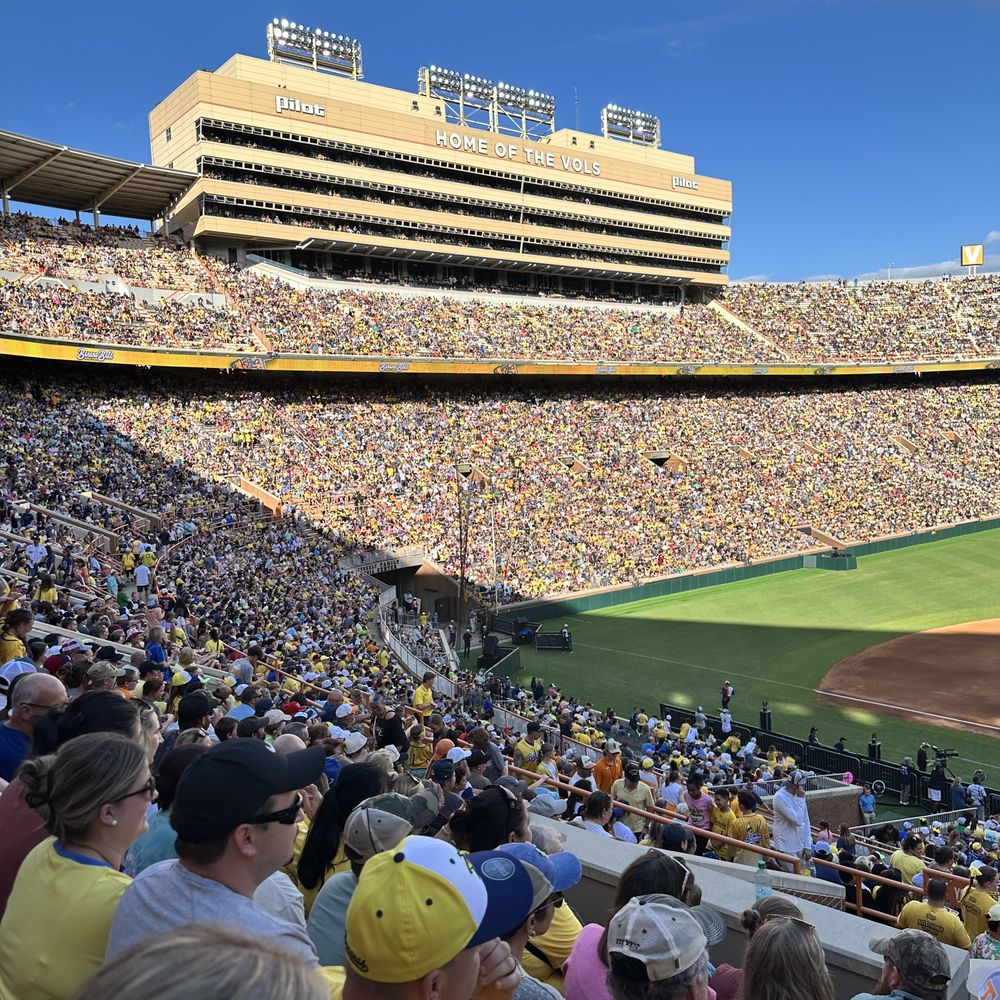 Neyland Stadium - Stadiums & Arenas Near Me - Knoxville, Tennessee
