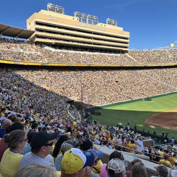 Neyland Stadium - Stadiums & Arenas Near Me - Knoxville, Tennessee Neyland Stadium - Stadiums & Arenas Near Me - Knoxville, Tennessee
