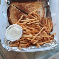 Goldsboro Food Trucks - Skullies Street Q