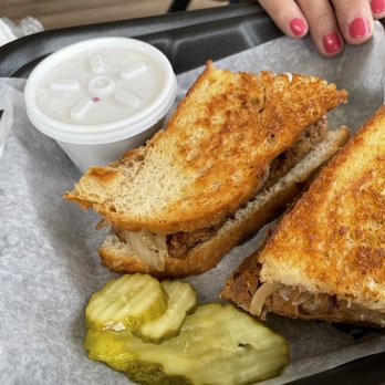 Central Station - Meatloaf Sandwich on fresh bread - Bakeries Near Me - Springfield, Georgia Central Station - Meatloaf Sandwich on fresh bread - Bakeries Near Me - Springfield, Georgia