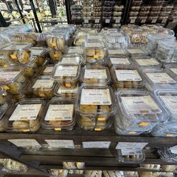 San Honoré Panaderia - Hopia and espasol