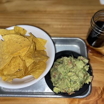 Black Rooster Taqueria - Chips and guacamole - Mexican Near Me - Orlando, Florida