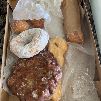 Fox's Donut Den - Donuts Near Me - Nashville, Tennessee Fox's Donut Den - Donuts Near Me - Nashville, Tennessee