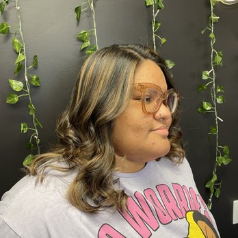 Creative Hair Studio - Balayage technique - Blow Dry/Out Services Near Me - Williamsburg, Virginia Creative Hair Studio - Balayage technique - Blow Dry/Out Services Near Me - Williamsburg, Virginia