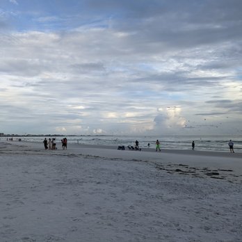 Siesta Key Beach - Some late afternoon photos near 650-652 Beach Rd. - Beaches Near Me - Sarasota, Florida Siesta Key Beach - Some late afternoon photos near 650-652 Beach Rd. - Beaches Near Me - Sarasota, Florida