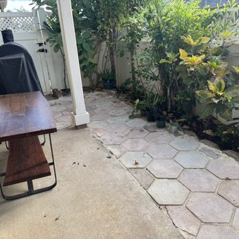 Oiwi Landscaping - Lanai before - Lawn Services Near Me