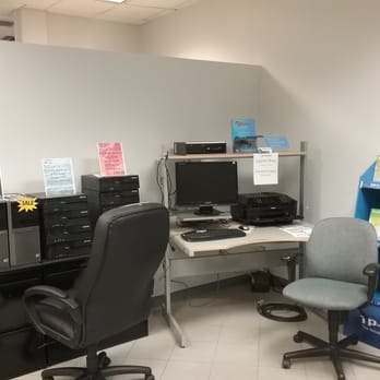CD Computers - Customer computer station - IT Services & Computer Repair Near Me - Spruce Grove, Alberta CD Computers - Customer computer station - IT Services & Computer Repair Near Me - Spruce Grove, Alberta