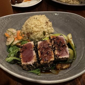 Duke's Waikiki - Ahi tuna with furikaki and lycee infused rice - Hawaiian Near Me - Honolulu, Hawaii Duke's Waikiki - Ahi tuna with furikaki and lycee infused rice - Hawaiian Near Me - Honolulu, Hawaii