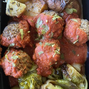 William Jay Catering - Tomato Braised Vegan Grain Meatballs.. WJC 7/22/21 Slow Cooked w Herb Tomato Sauce, Spring Vegetable Medley, Rosemary Potatoes - Caterers Near Me - San Mateo, California