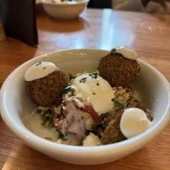 Chapel Street - Cafes Near Me - Chicago, Illinois