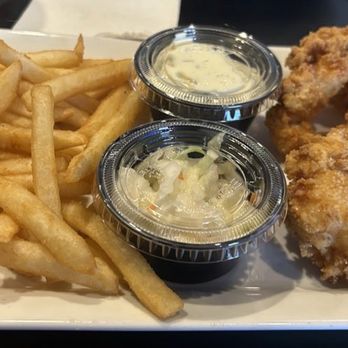 Hamlin Pub - Crispy light battered cod - New American Near Me - Rochester Hills, Michigan